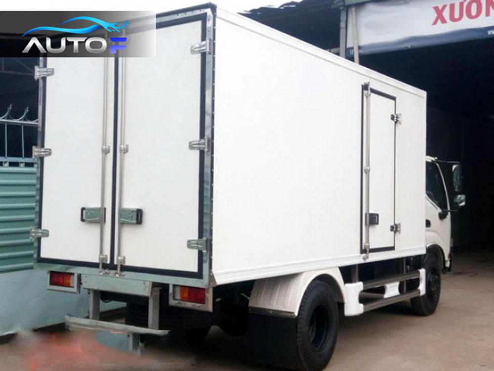 Xe tải Hino XZU342L (3.5T & 5T - dài 4.5m) thùng bảo ôn